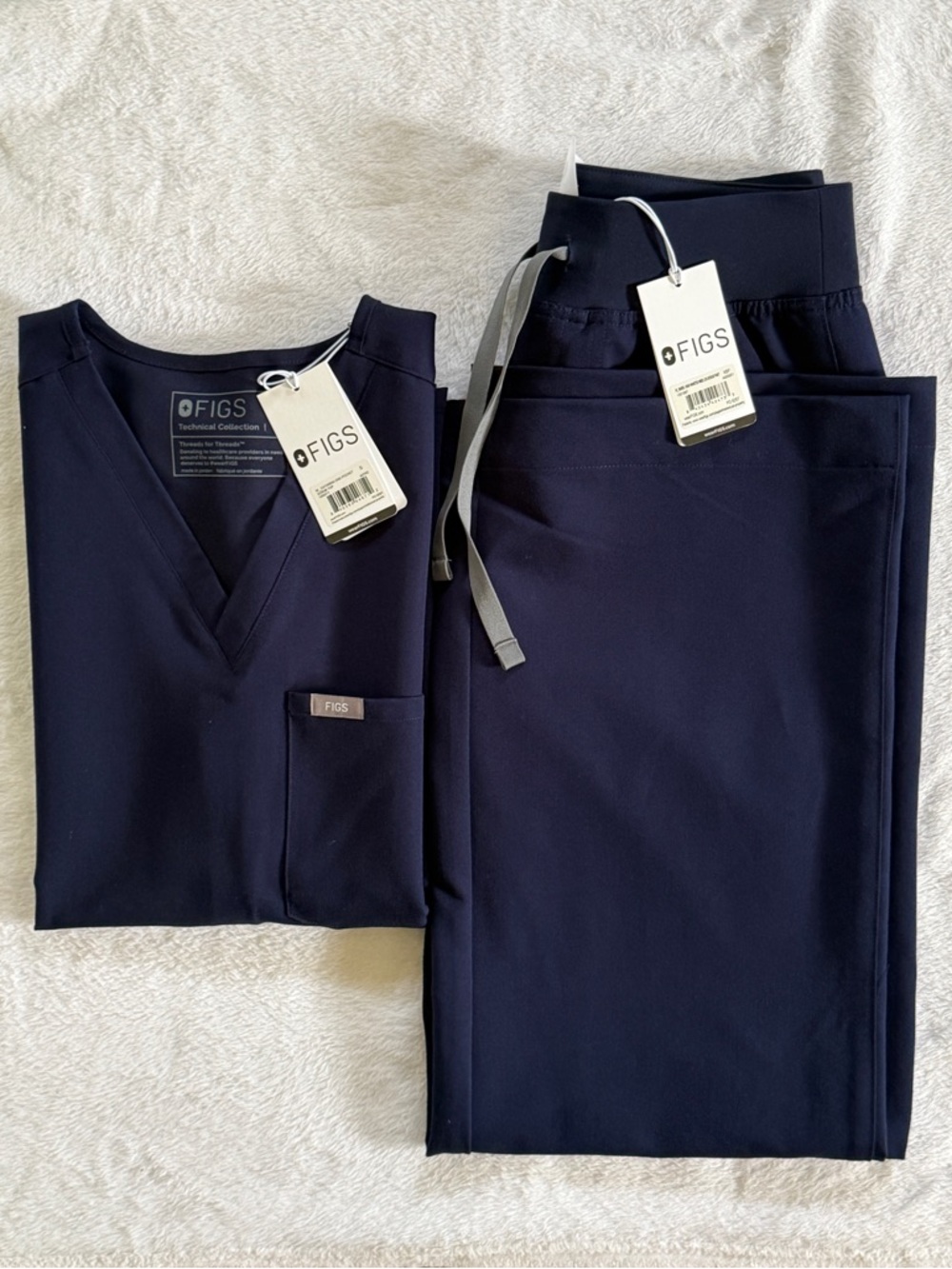 FIGS scrubs set in Navy